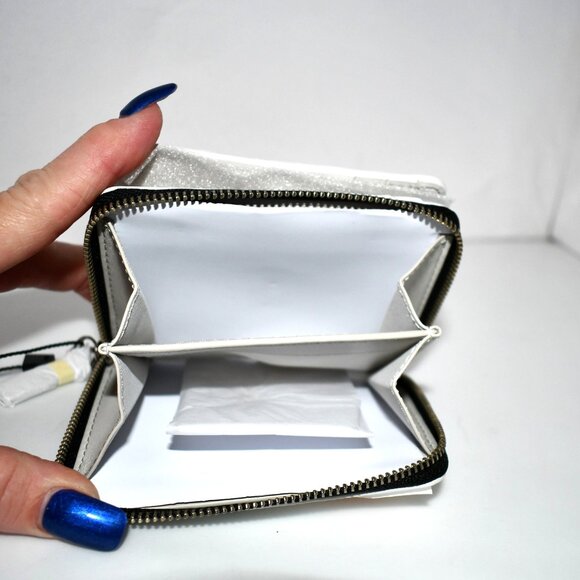 Marc Jacobs The Wild Daisy MINI Compact Wallet #2P5SMP011S02-101 NWT - Picture 3 of 6